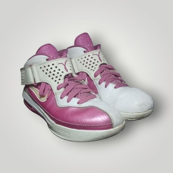 Size 9.5 - Nike LeBron Air Max Soldier 5 'Kay Yow' Pinkfire/White 2011 - Picture 1 of 7